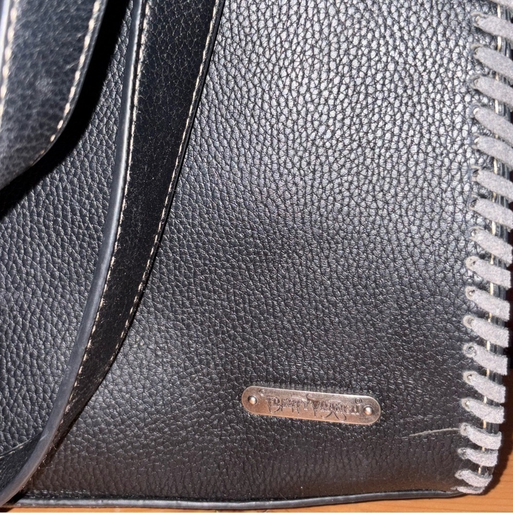 Chic Leopard Print Tote with Black and Gray Details - Picture 7 of 7